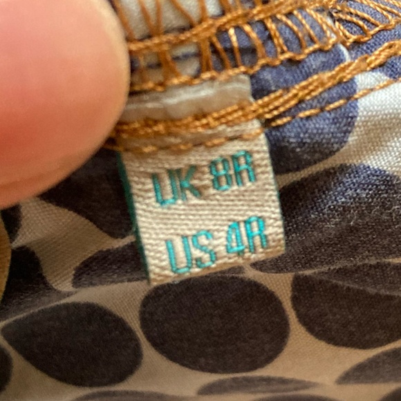 Boden denim skirt • UK brand • US Size 4 • EUC • beautifully made skirt - Picture 3 of 11